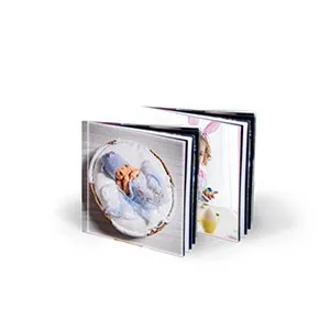 โฟโต้บุ๊คสี่เหลี่ยมจัตุรัส 8 นิ้ว x 8 นิ้ว  ปกแข็ง  ปก  ปกพิมพ์ Inkjet เคลือบลามิเนตเลือกได้ 3 แบบ เป็นเคลือบเงา  เคลือบด้านเม็ดทราย  และเคลือบด้านมุก หุ้มกระดาษจั่วปังหนา 3 มม. เนื้อใน 10 คู่ 20 หน้า (2 หน้า ปะที่ปกหน้า ด้านใน และ ปกหลัง ด้านใน)เข้าเล่มแบบปีกผีเสื้อ สามารถกางได้ 180 องศา  Standard แบบมาตรฐานเนื้อในพิมพ์ Inkjet ลงกระดาษอาร์ต เคลือบลามิเนต ประกบหน้าหลัง Flush Mount มีแกน PVC สีดำหนา 0.5 มม. ปะหน้าหลังด้วยกระดาษอาร์ตพิมพ์ Inkjet เคลือบลามิเนต ปะหน้าหลังด้วยกระดาษอาร์ตพิมพ์ Inkjet เคลือบลามิเนต เคลือบลามิเนต เลือกได้ 3 แบบ เป็นเคลือบเงา,เคลือบด้านเม็ดทราย และเคลือบด้านมุก